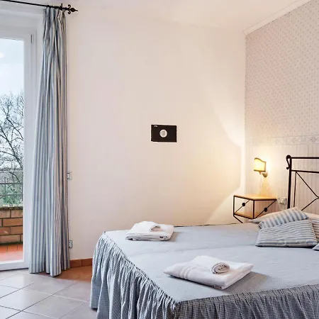 Nyaraló Blissful In With Swimming Pool